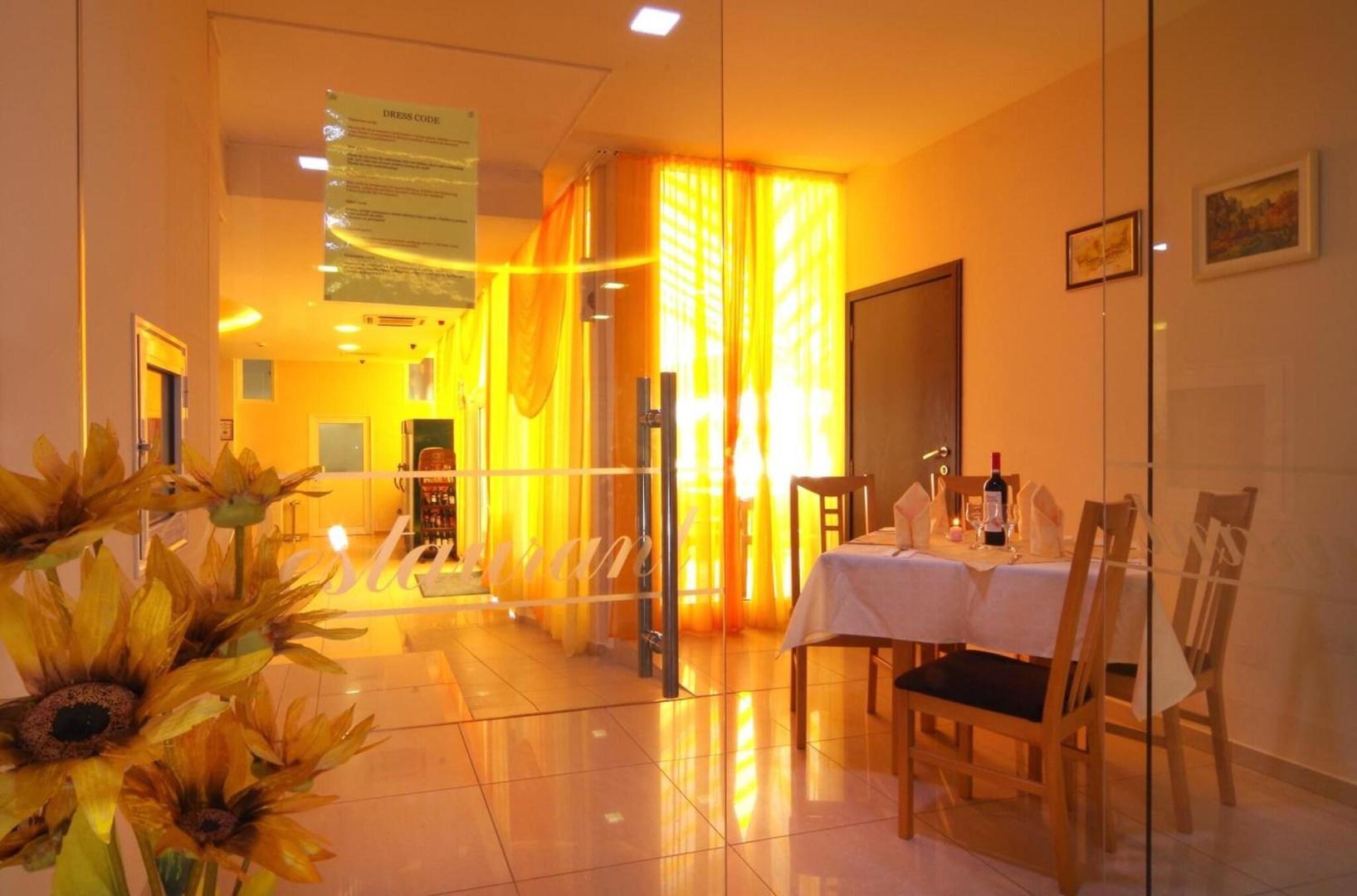Plamena Palace image 2