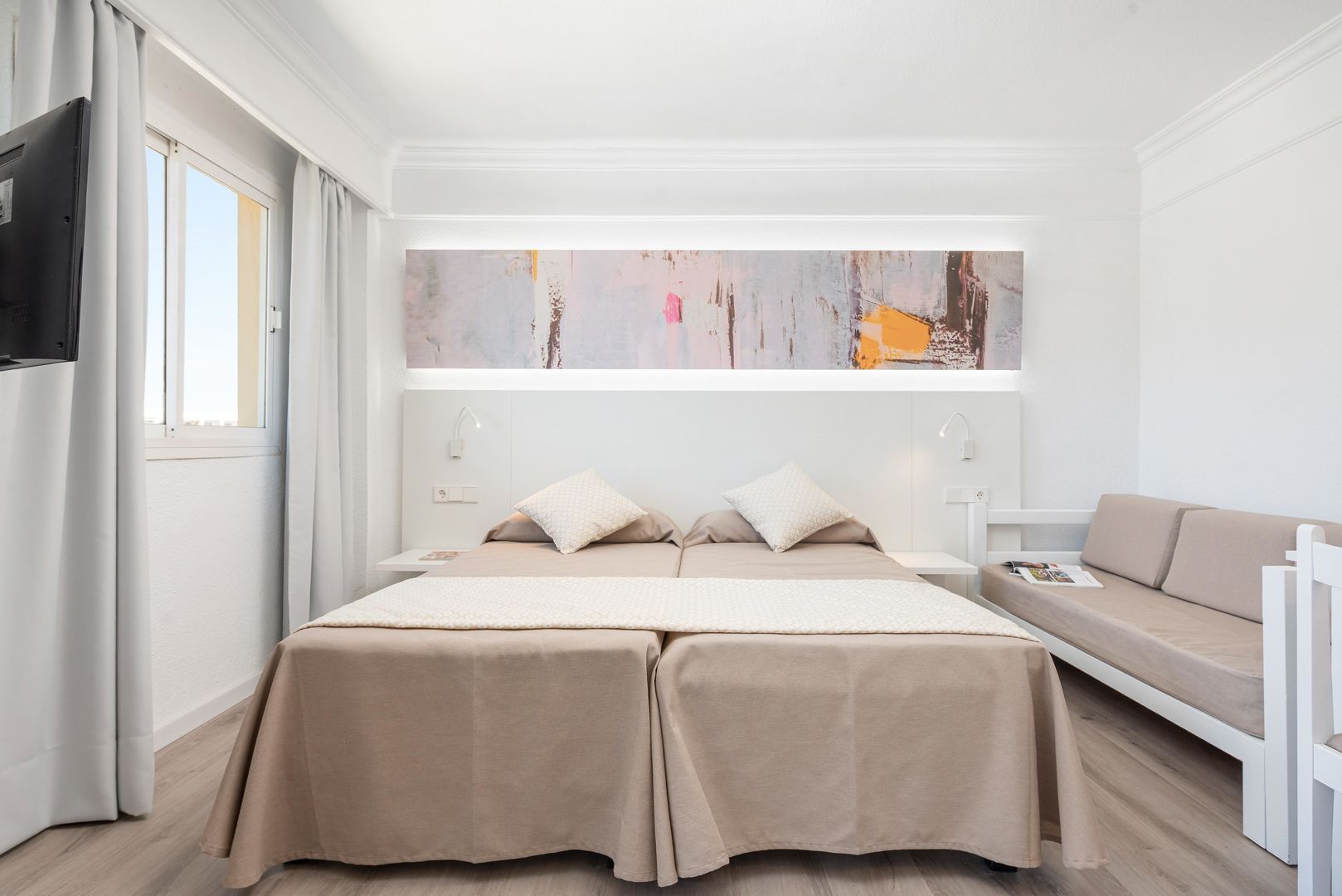 Alcudia Beach Apartments image 1