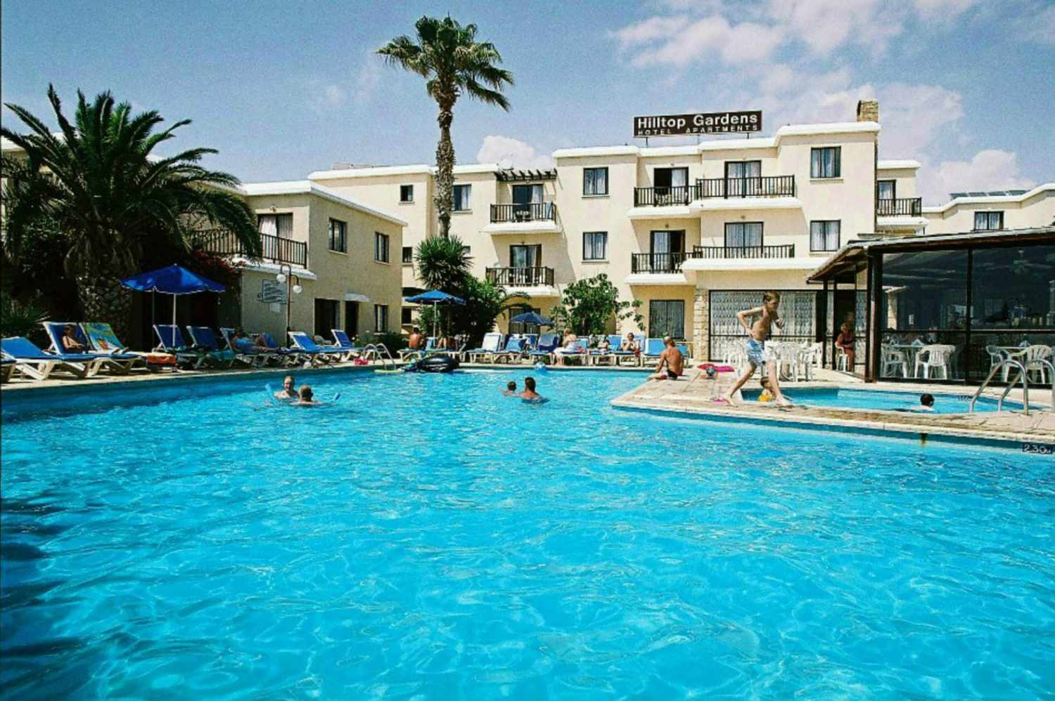 Hilltop Gardens Hotel Apartments foto 8