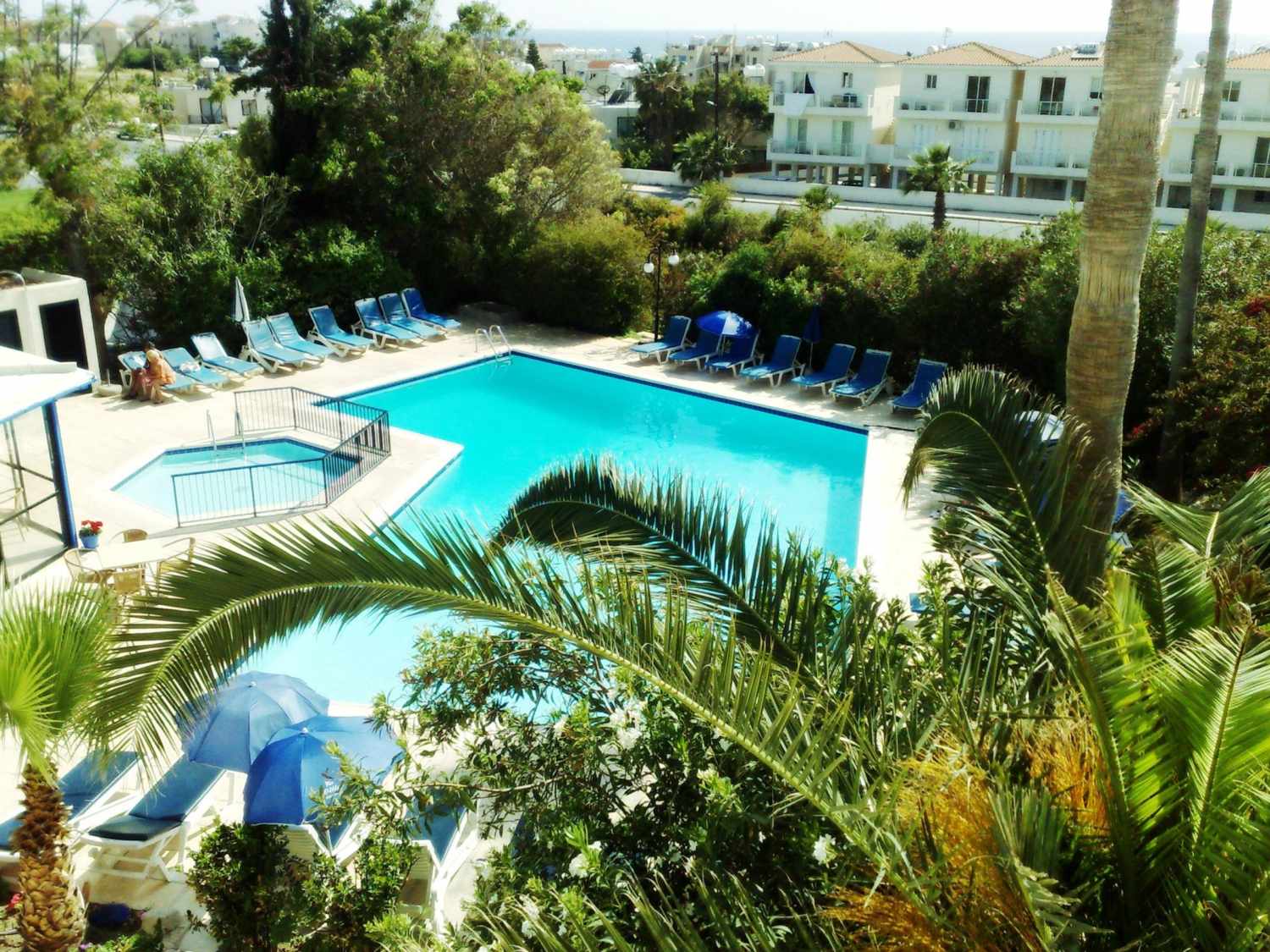 Hilltop Gardens Hotel Apartments foto 15