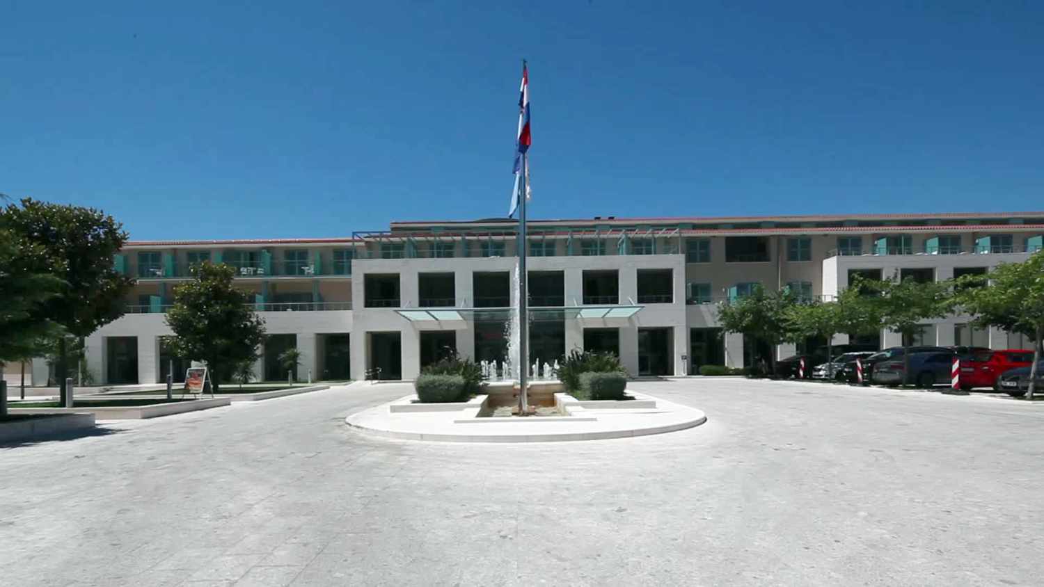 Admiral Grand image 1