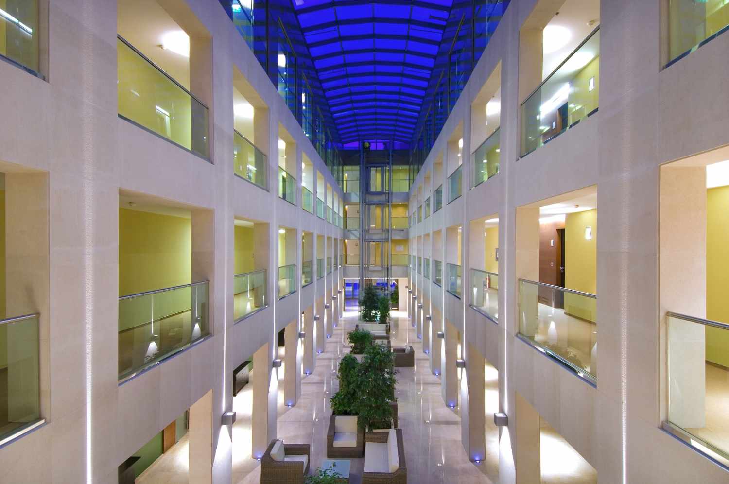 Admiral Grand image 2