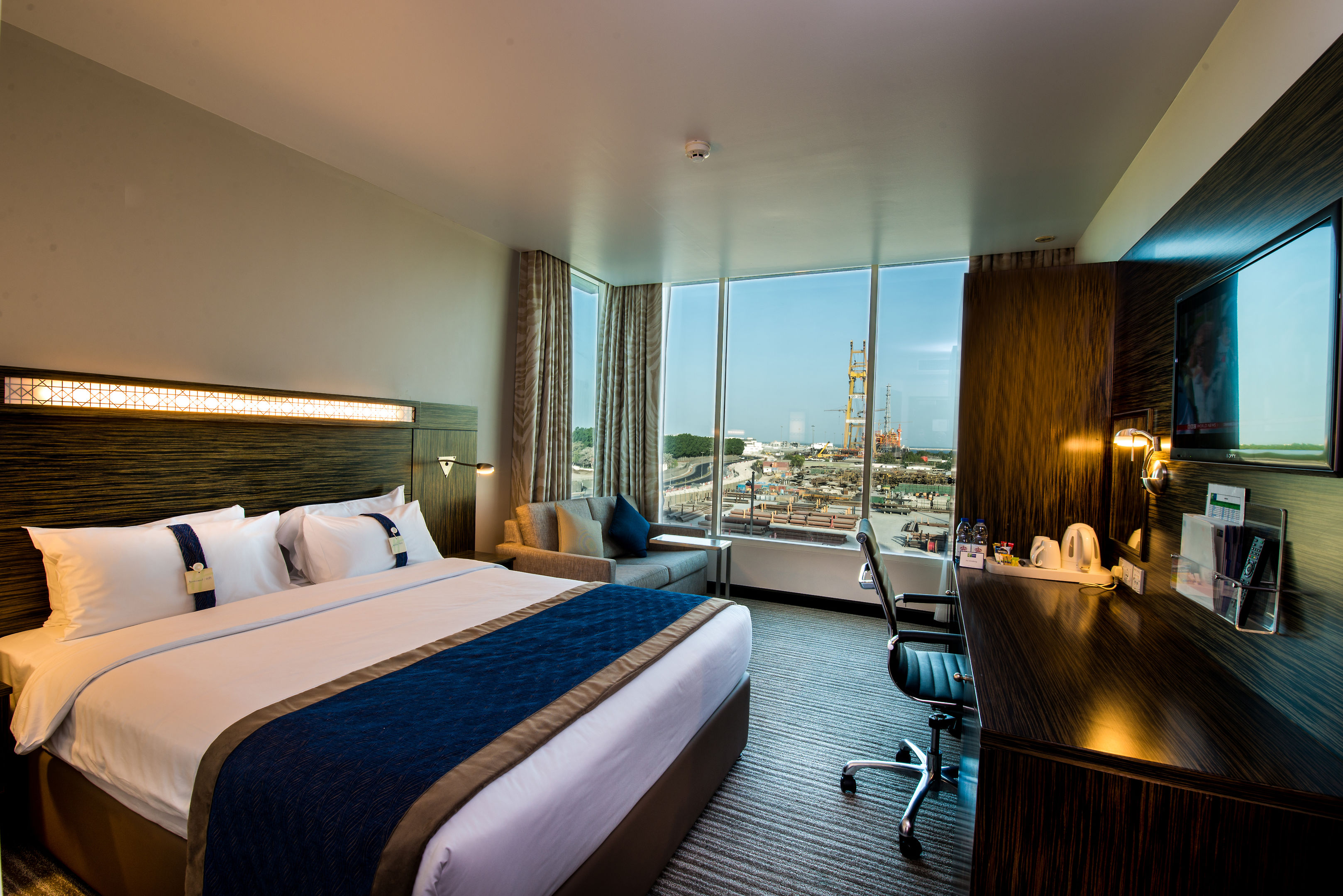 Holiday Inn Express Dubai - Jumeirah image 3