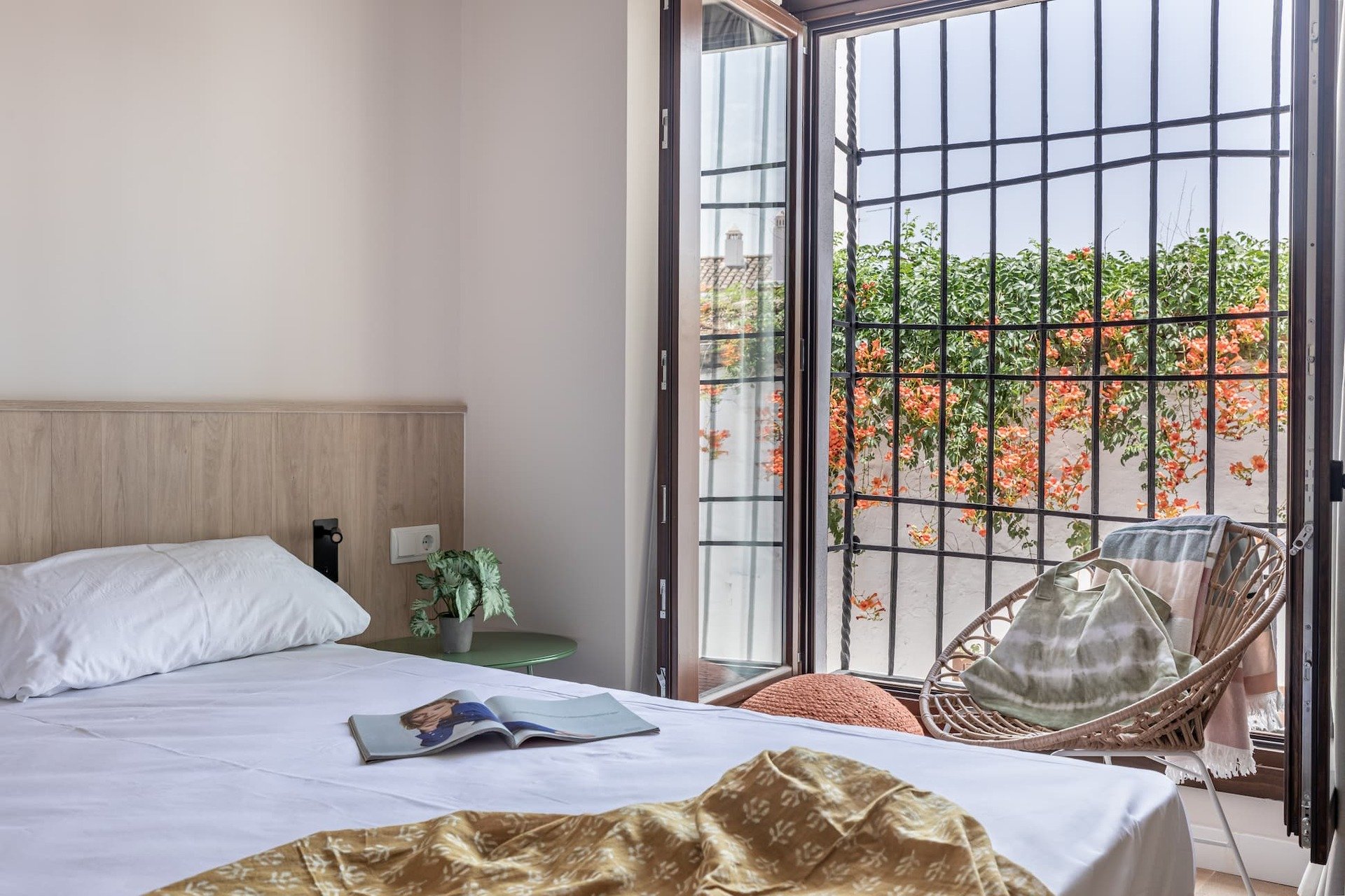 Líbere Córdoba Patio Santa Marta image 0