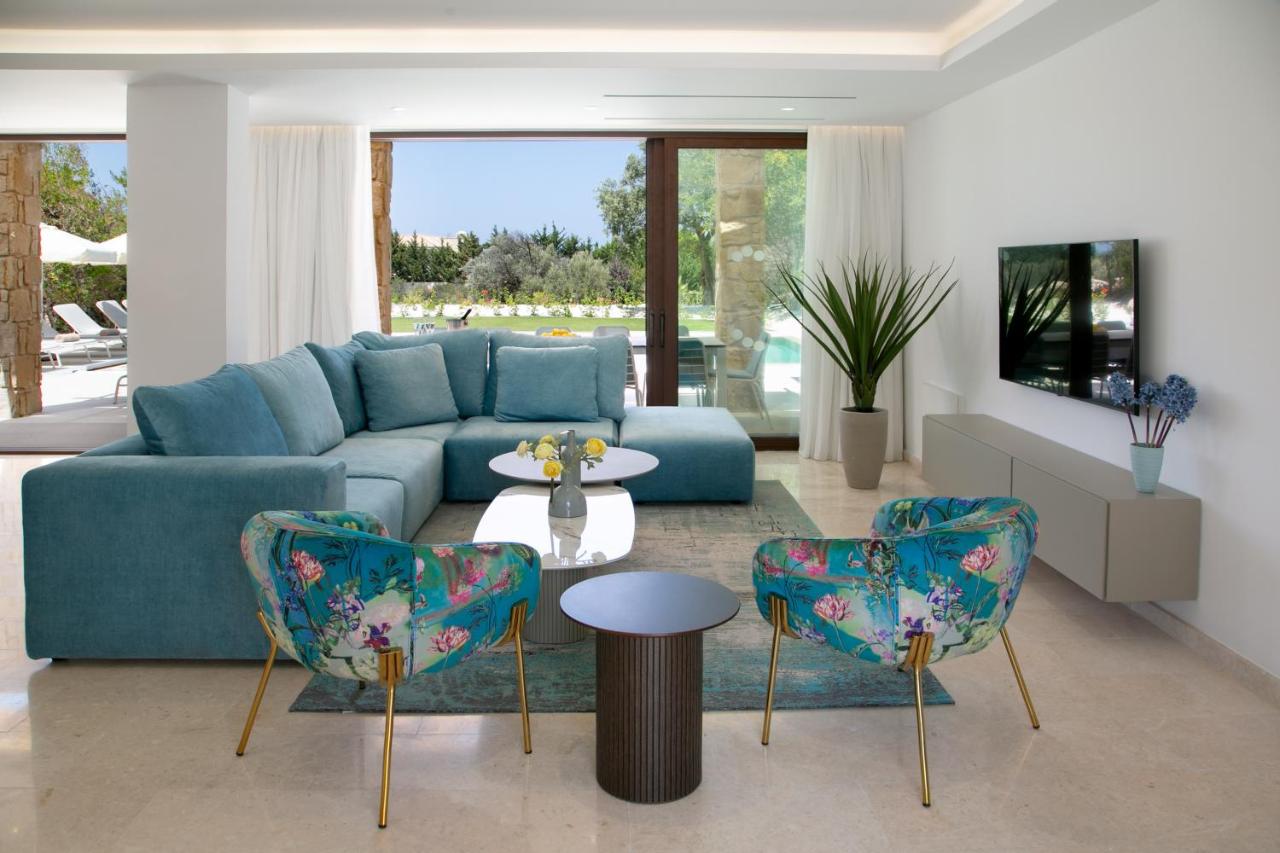 Aphrodite Hills Rentals - Superior Villas foto 2