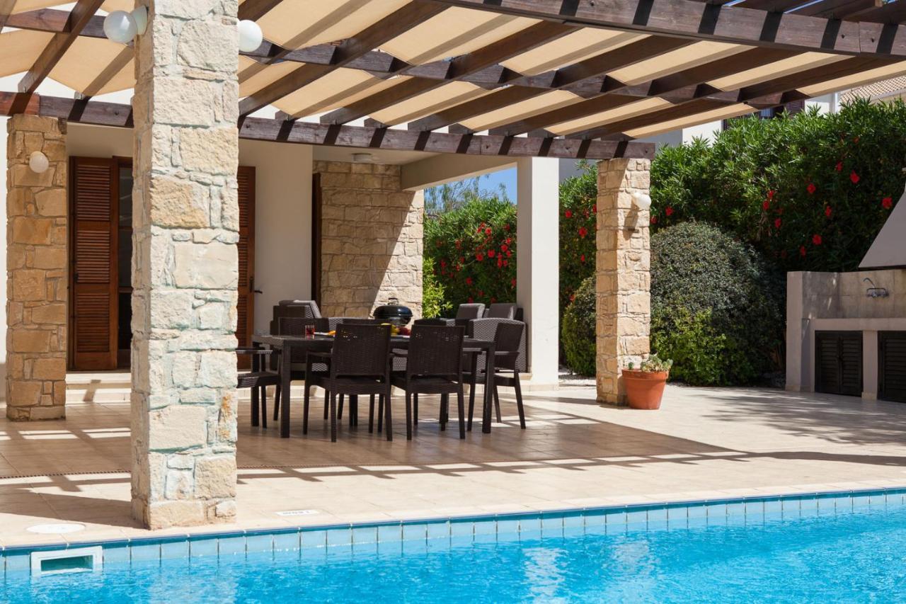 Aphrodite Hills Rentals - Superior Villas foto 4