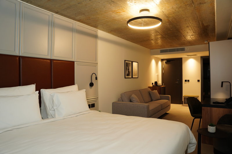 The Londoner Hotel image 3