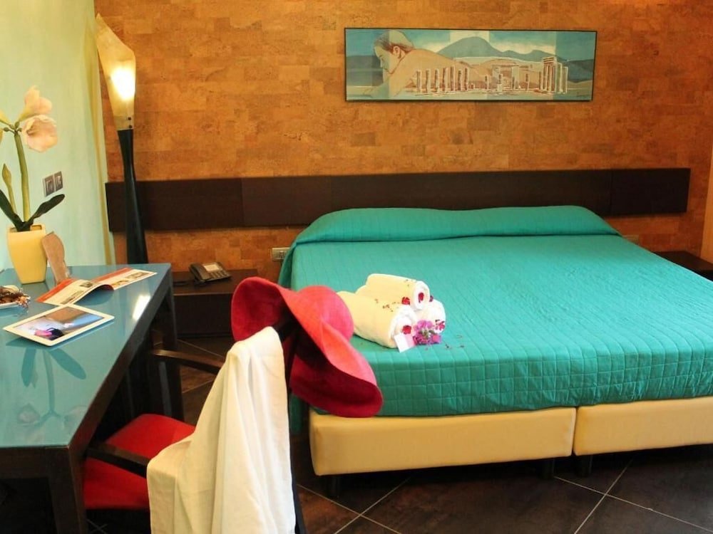 Abalon Pompei Resort image 0