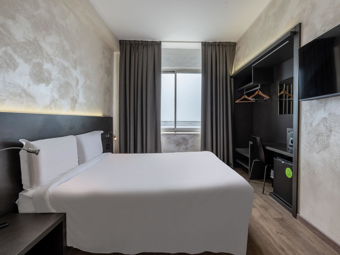B&B HOTEL Borgaro Torinese image 1
