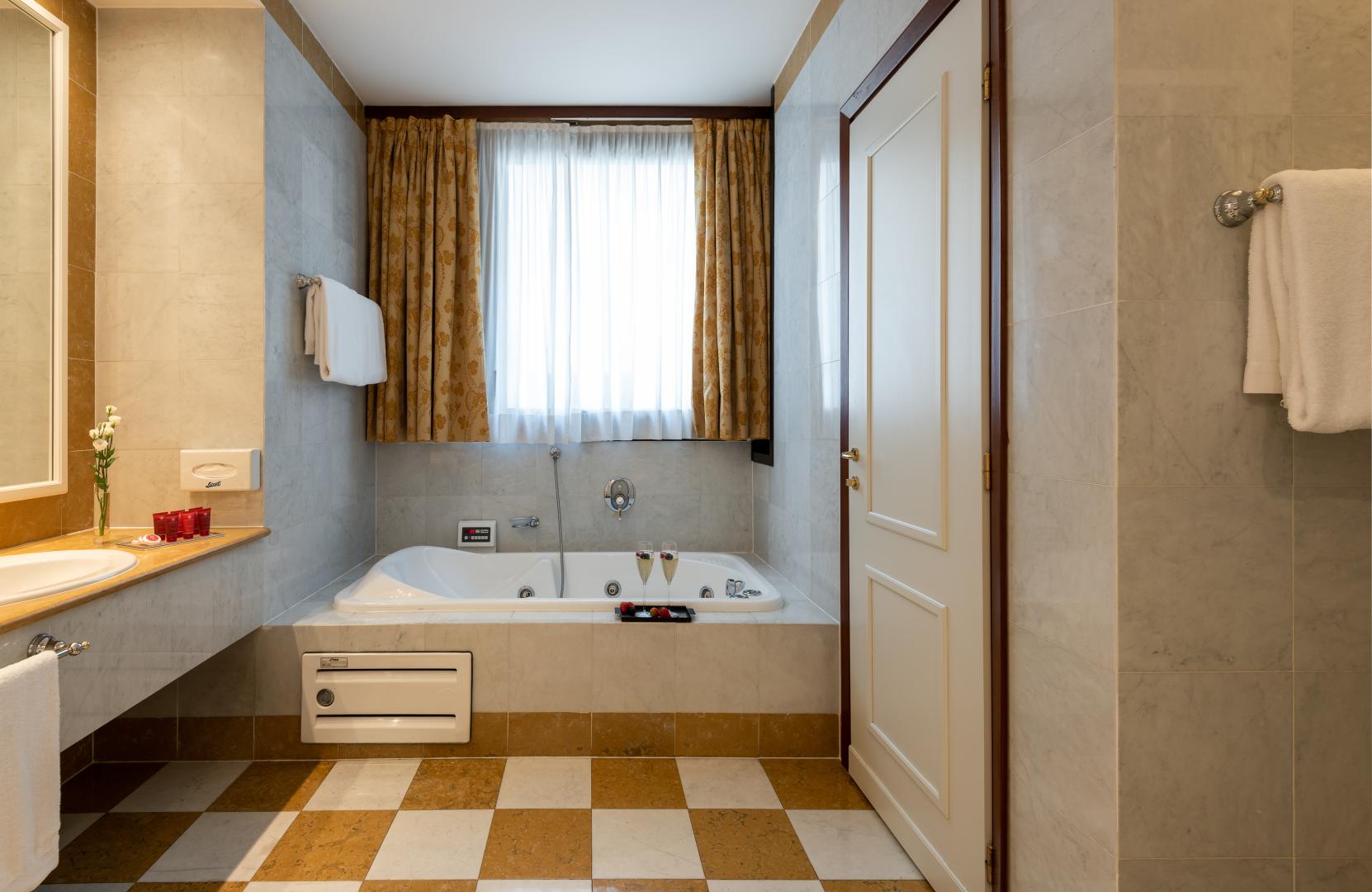 Leonardo Hotel Milan City Center foto 32
