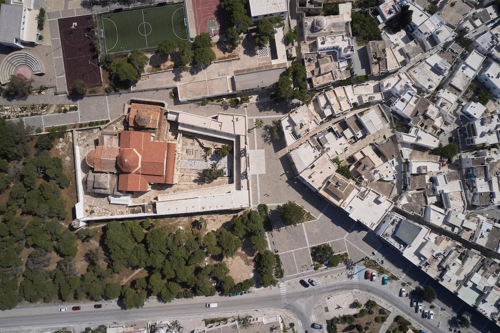 Main image