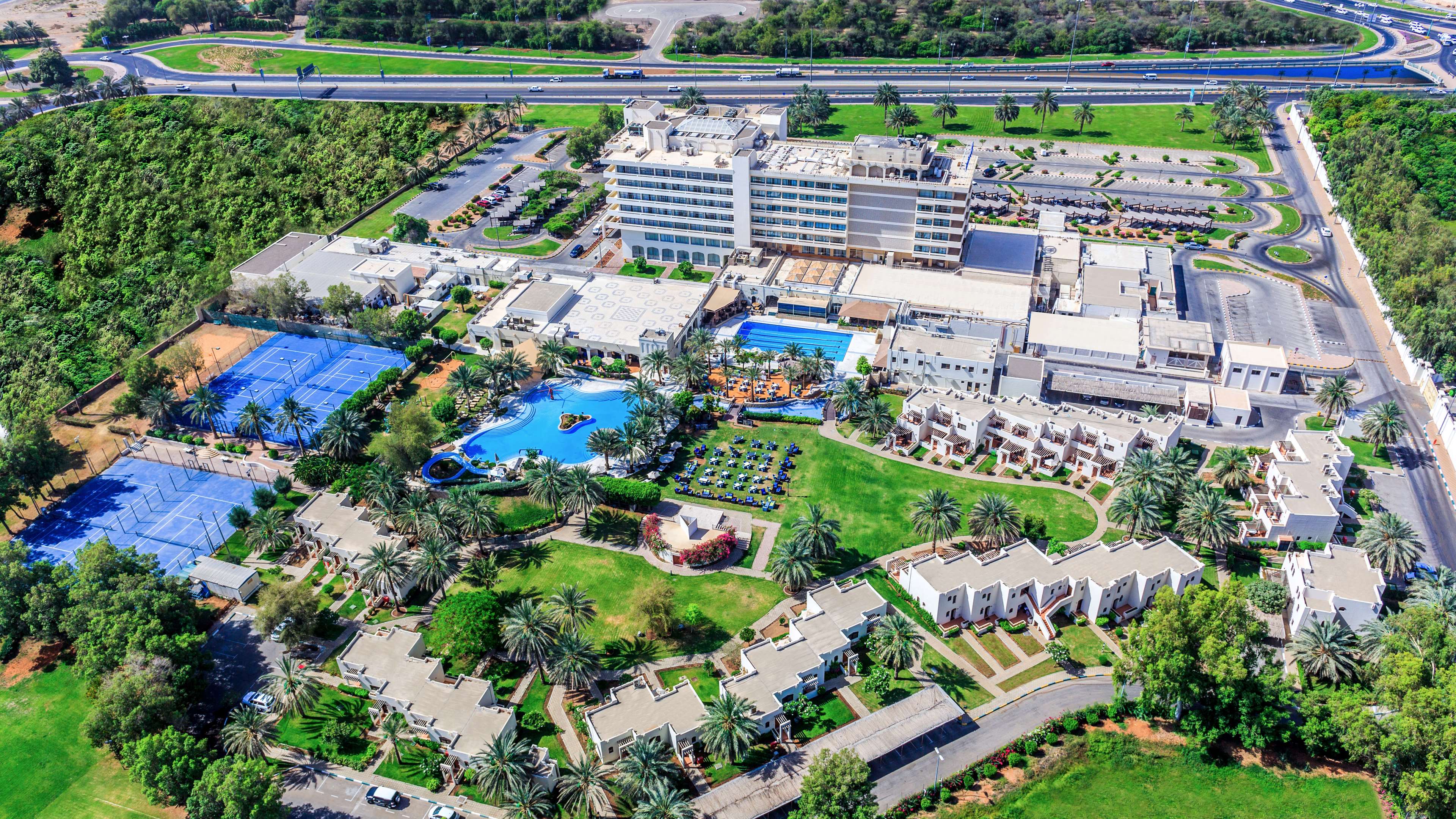 Radisson Blu Hotel & Resort, Al Ain image 2