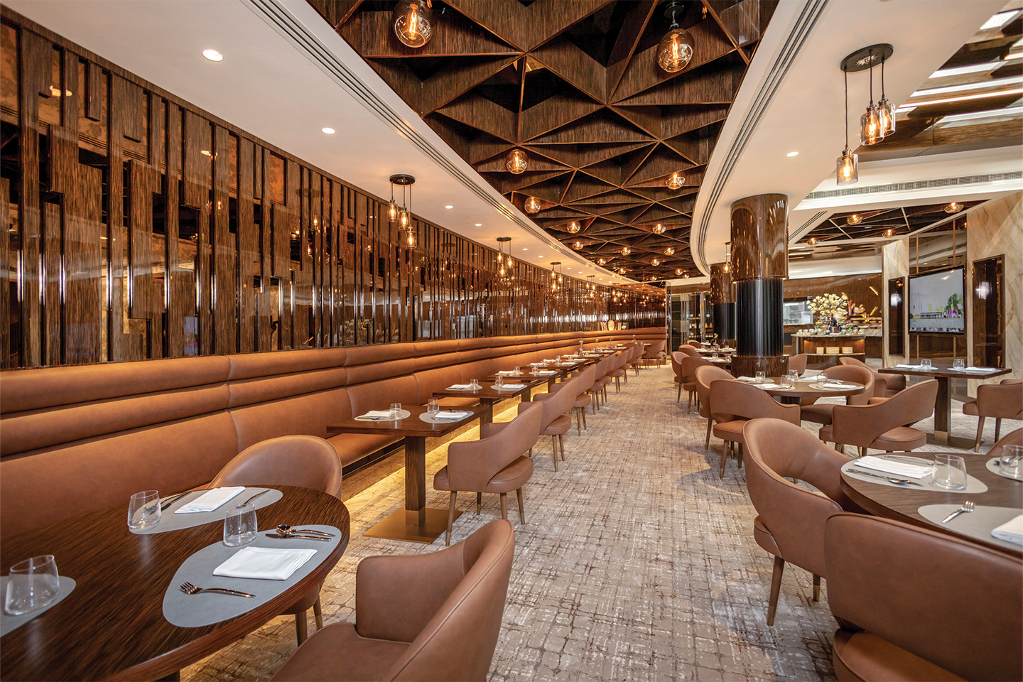 Golden Sands Hotel Creek image 3