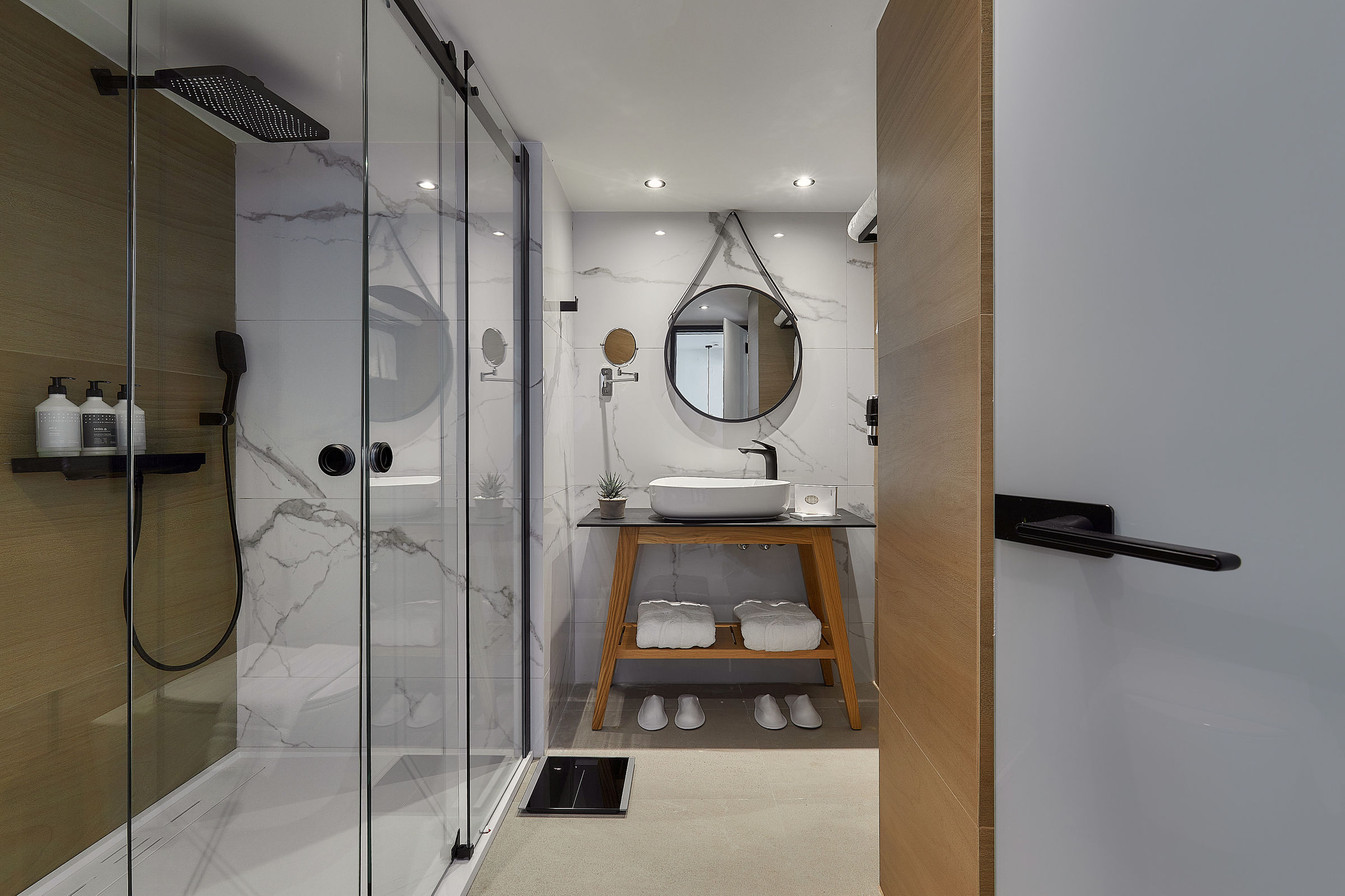 Enorme Santanna Island image 2