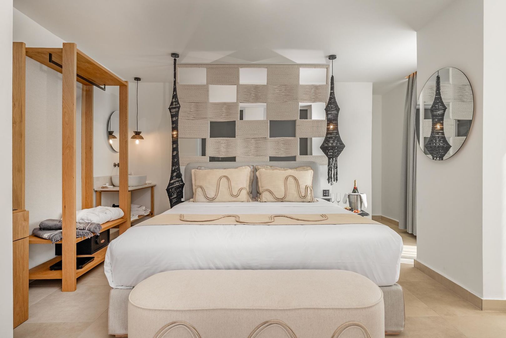 Cabana White Boutique Hotel & Suites image 1