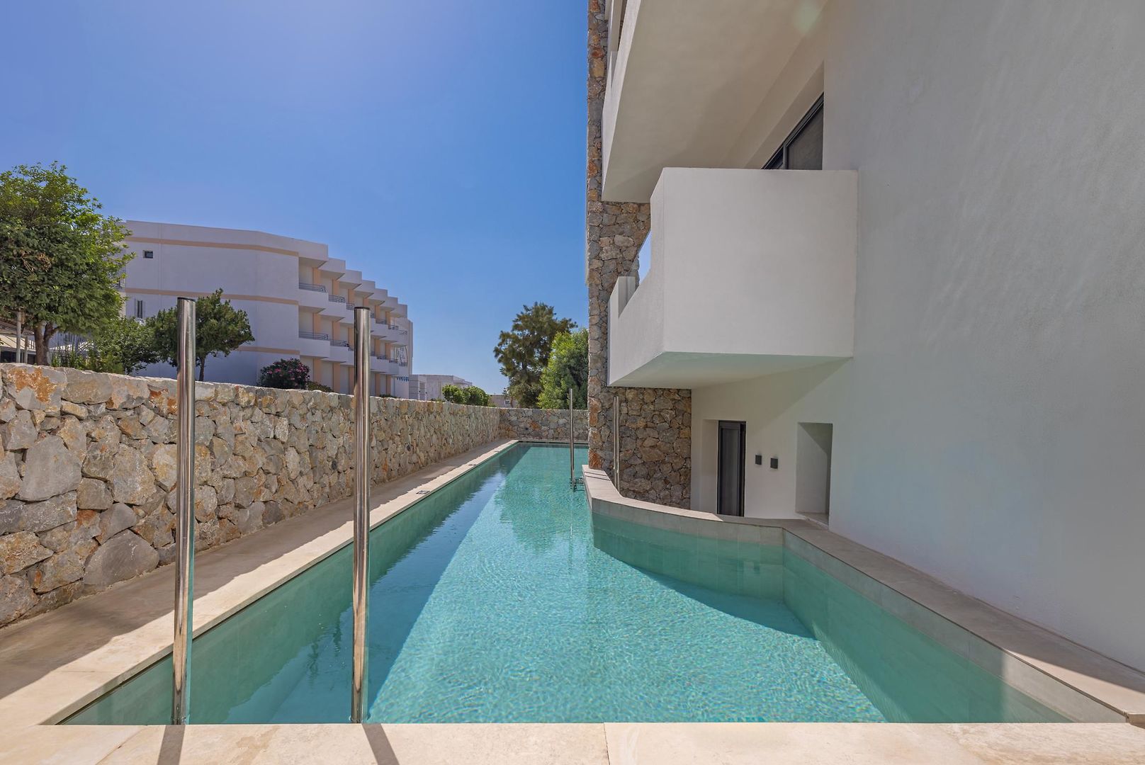 Cabana White Boutique Hotel & Suites.