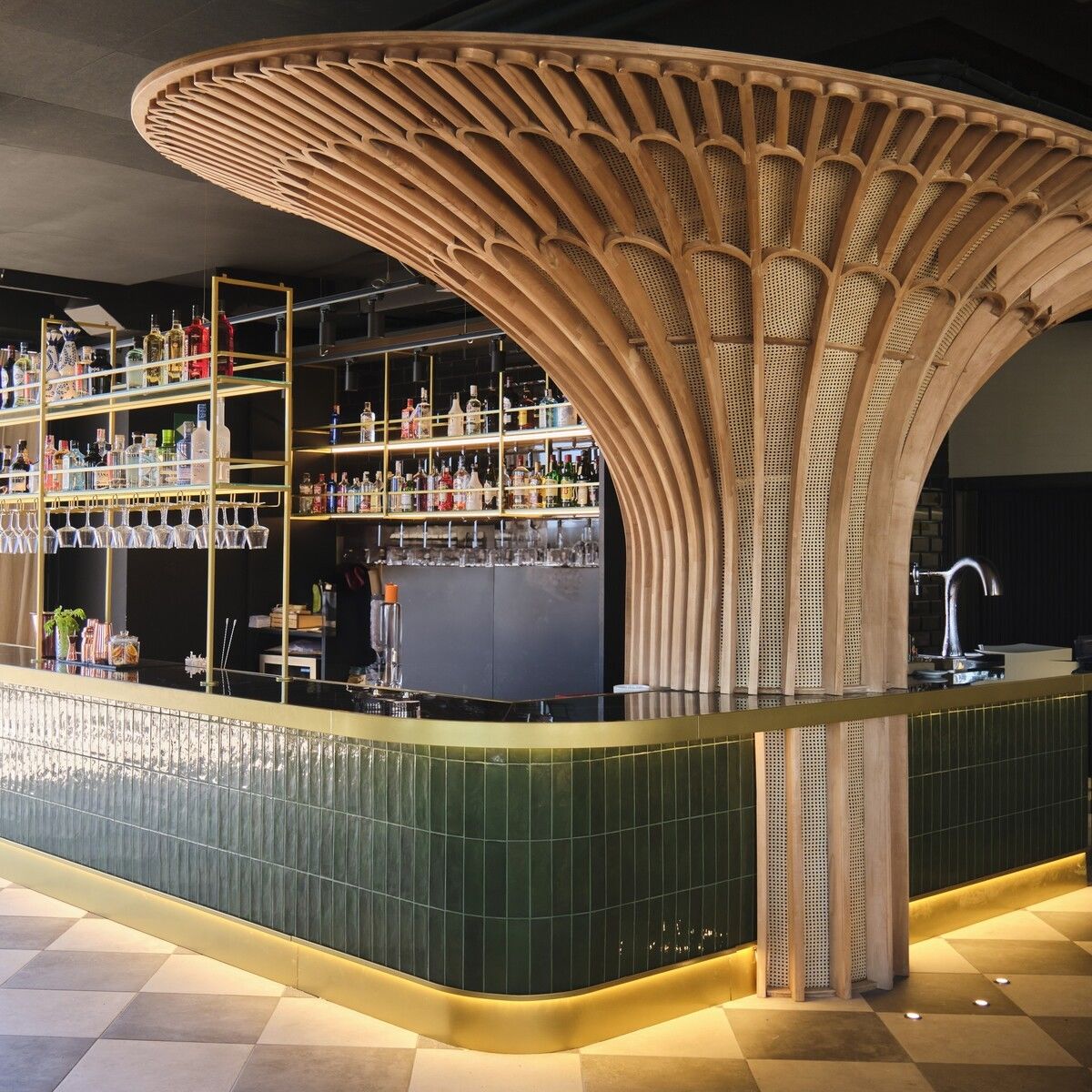 Bar met drankenselectie — Estimar Marina Farnals 5 & Two