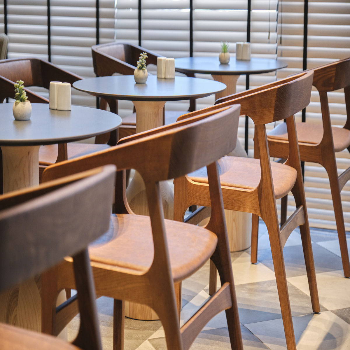 Restaurant met gedekte tafels — Estimar Marina Farnals 5 & Two
