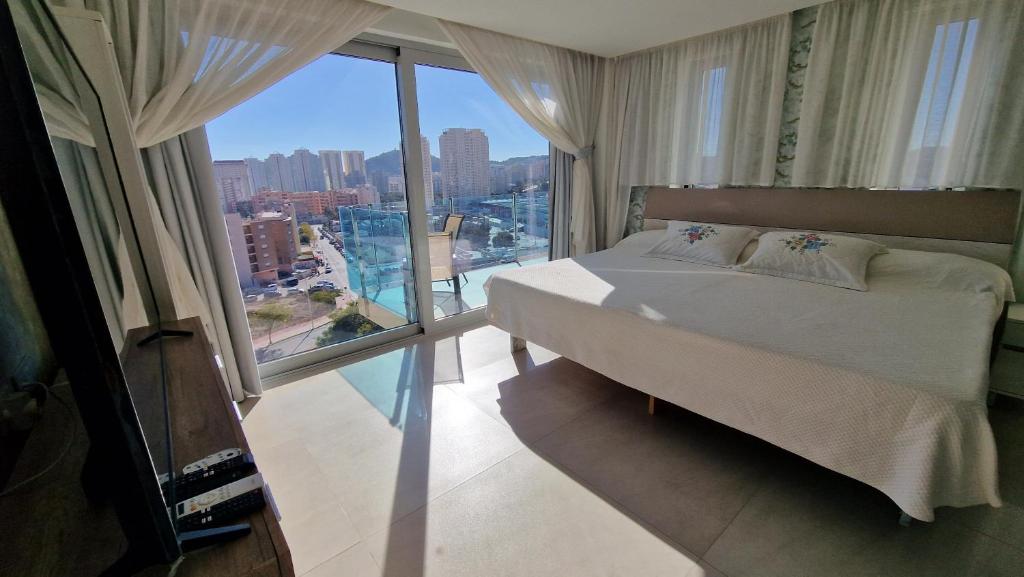 Apartamentos Oasis De La Cala image 1