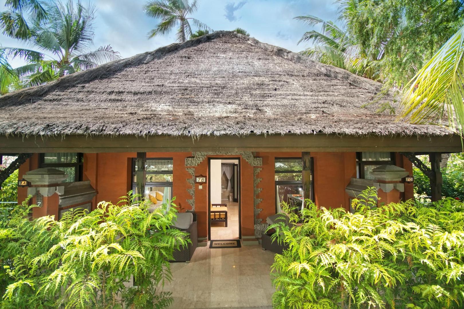 Legian Beach Hotel foto 2