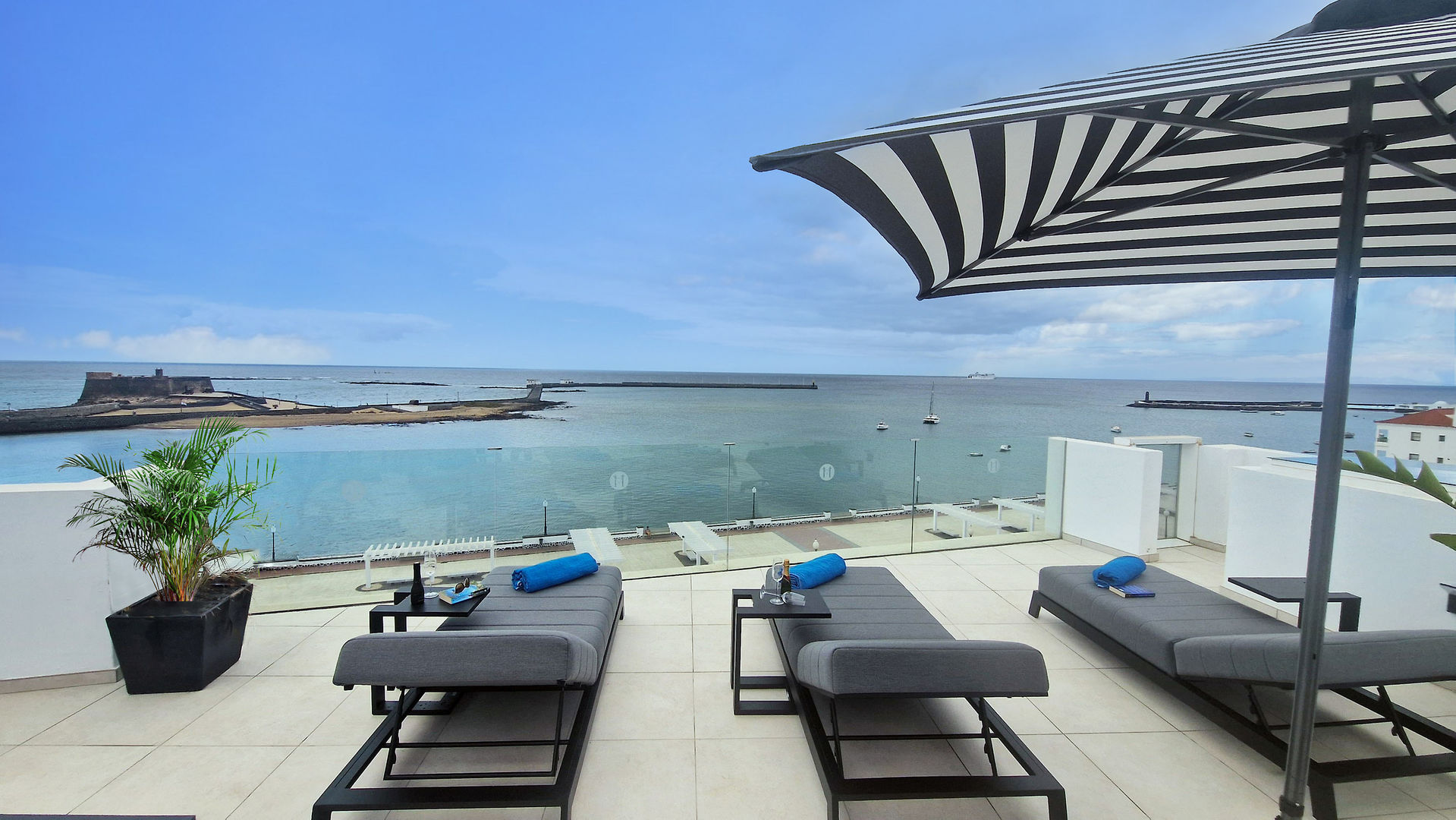 Blue Marina Suites - Boutique Apartments image 0