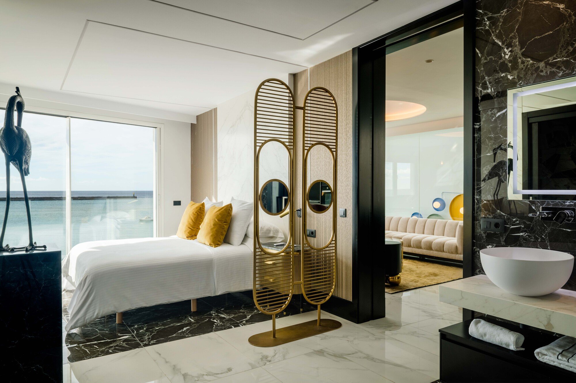 Blue Marina Suites - Boutique Apartments image 1