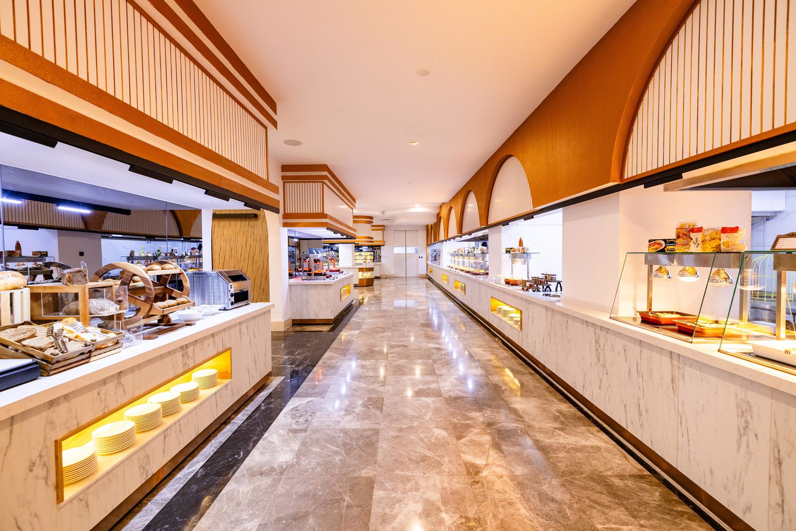 Granada Luxury Red image 3