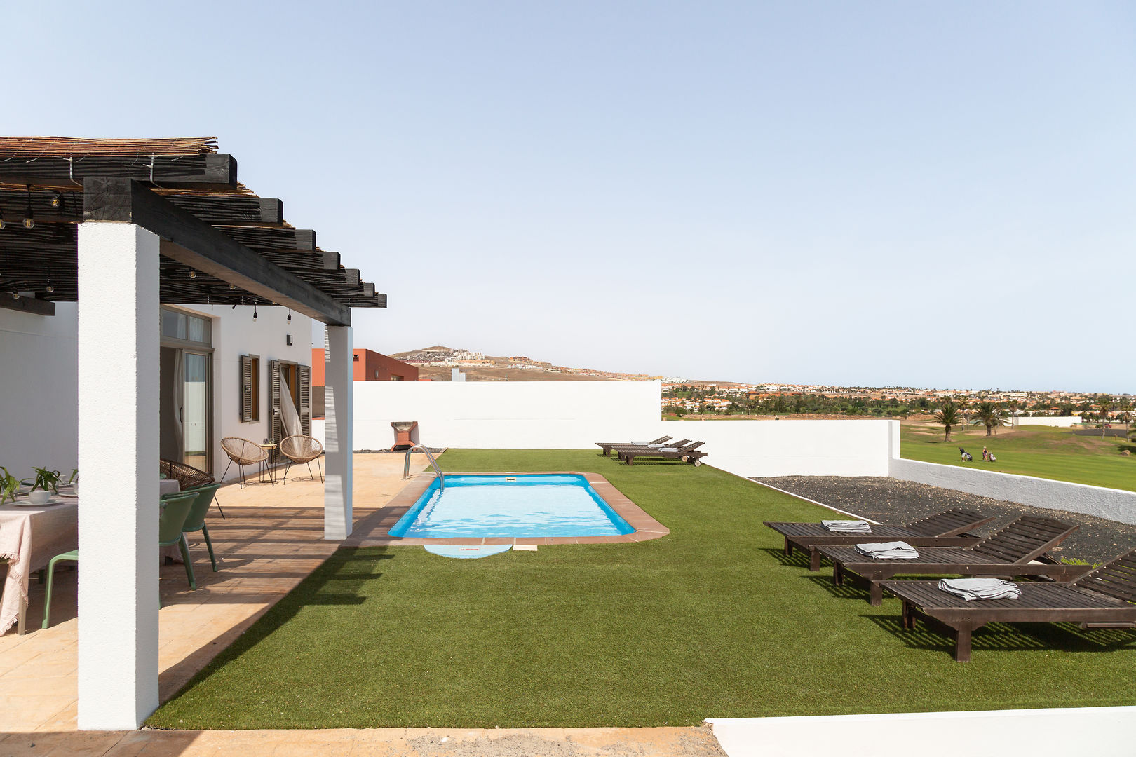 Ereza White Homes image 0