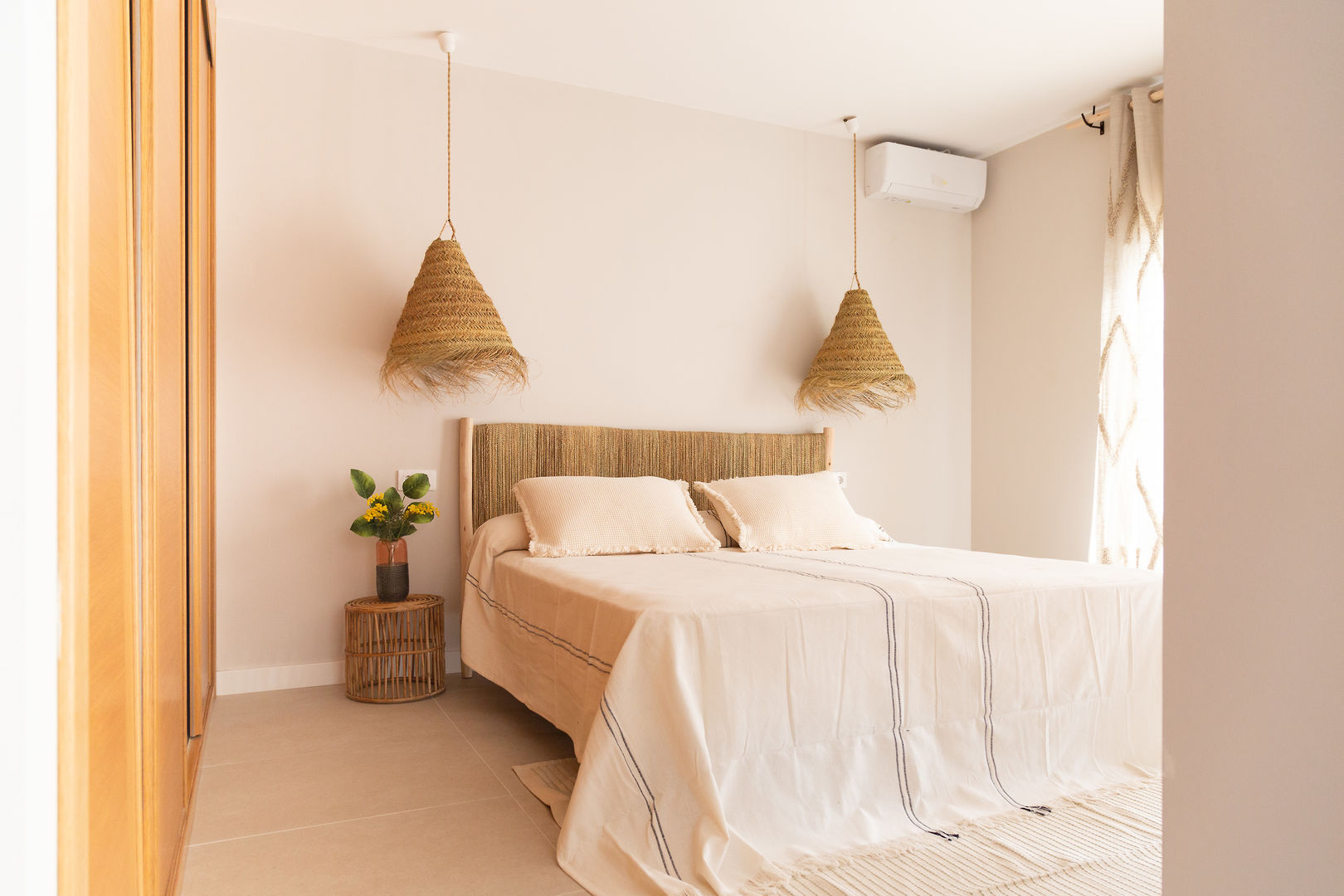 Ereza White Homes image 1