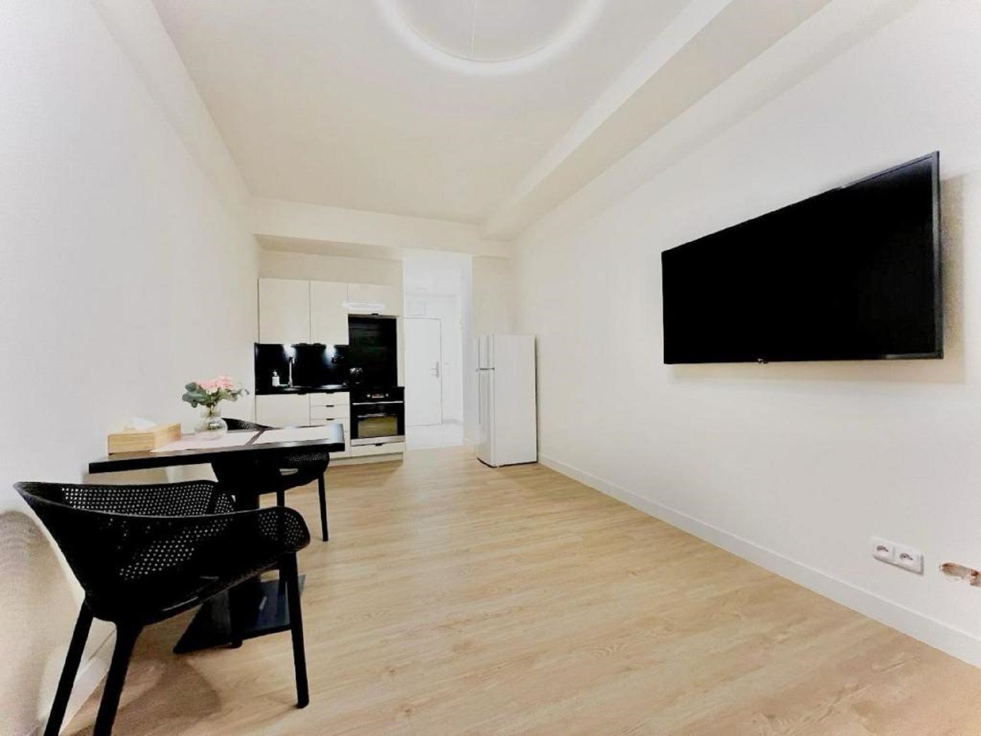 Post 120 Suites image 2