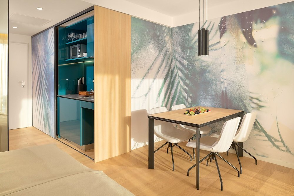 Suite met zithoek — Amphora's Garden