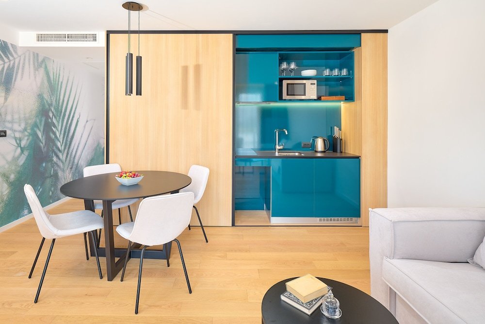 Badkamer met inloopdouche — Amphora's Garden
