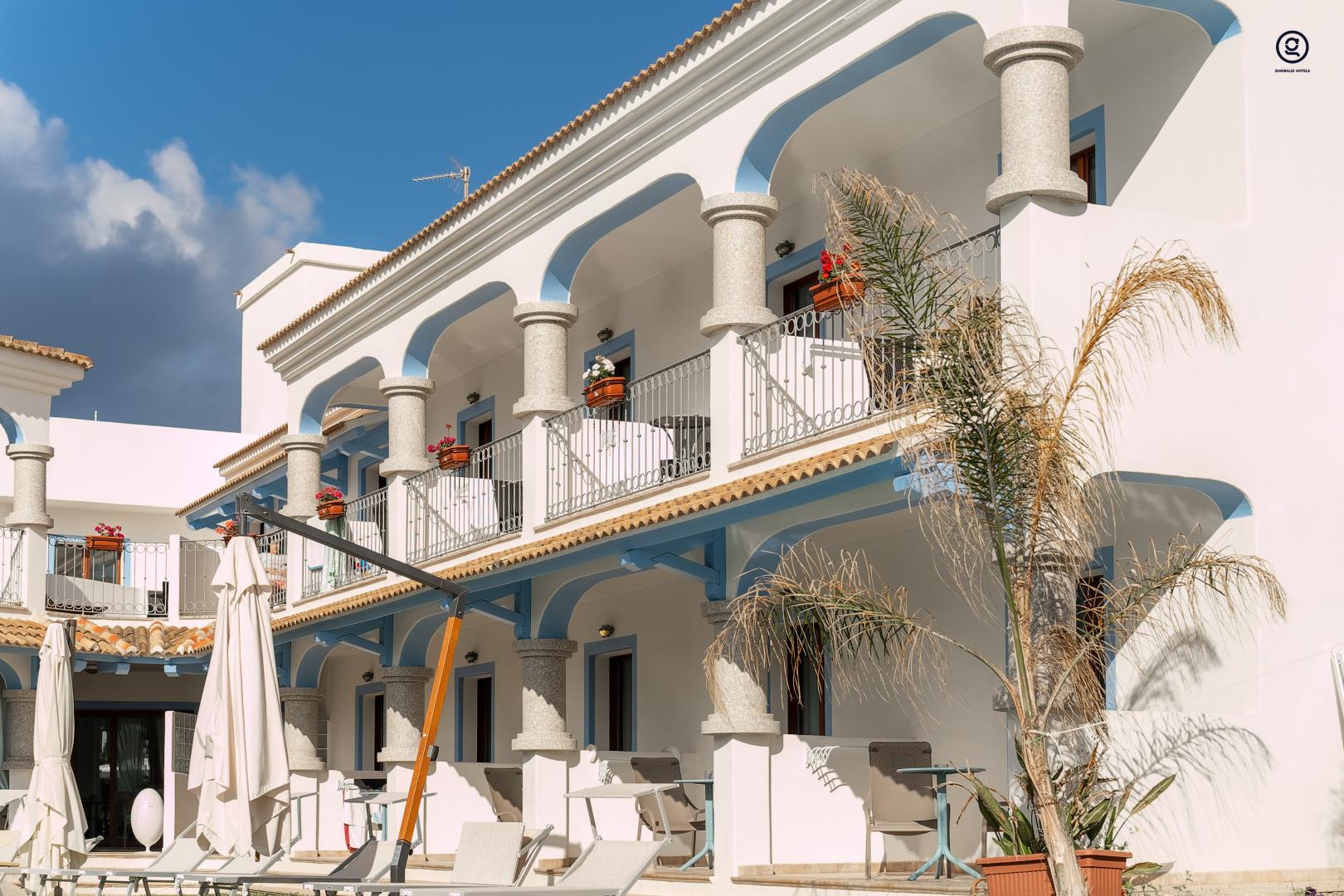 Mediterraans hotelgebouw — GH Diana Hotel