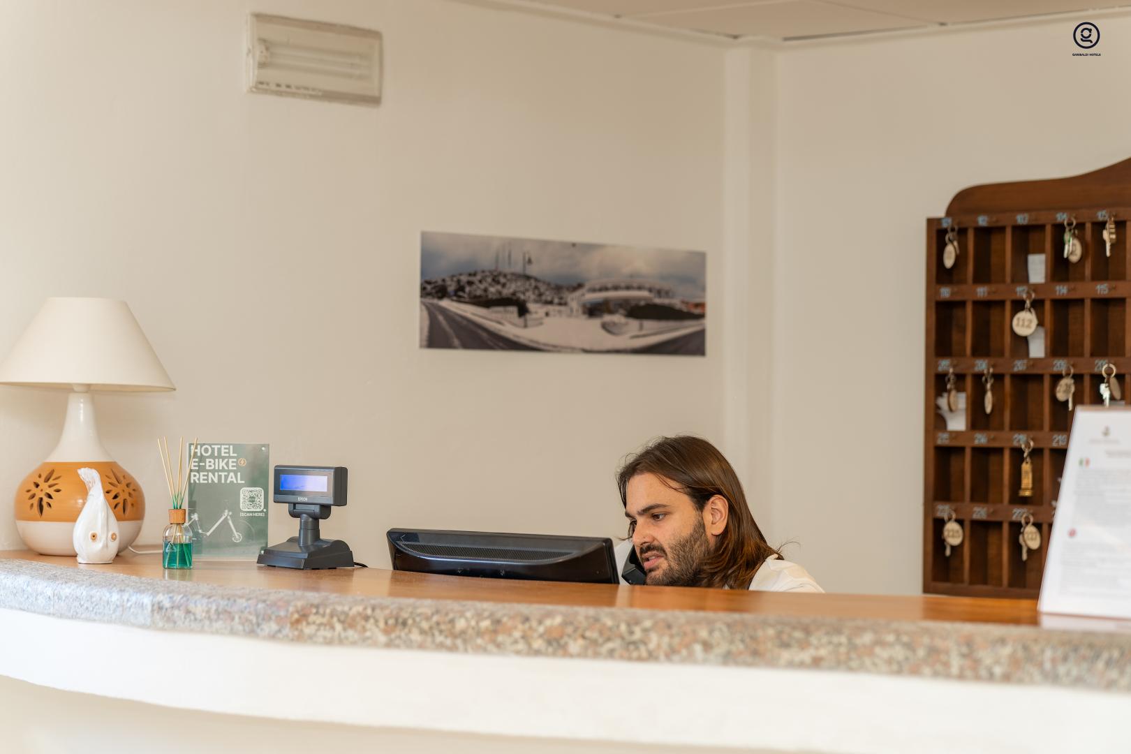 Lobby met receptie — GH Diana Hotel