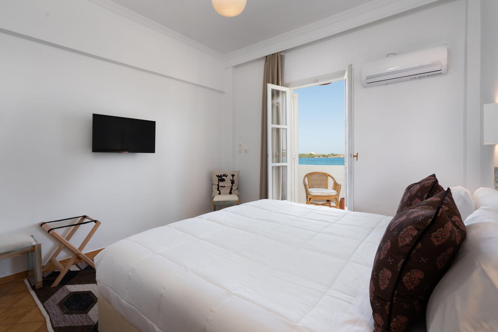 Hotel Selina Paros image 1