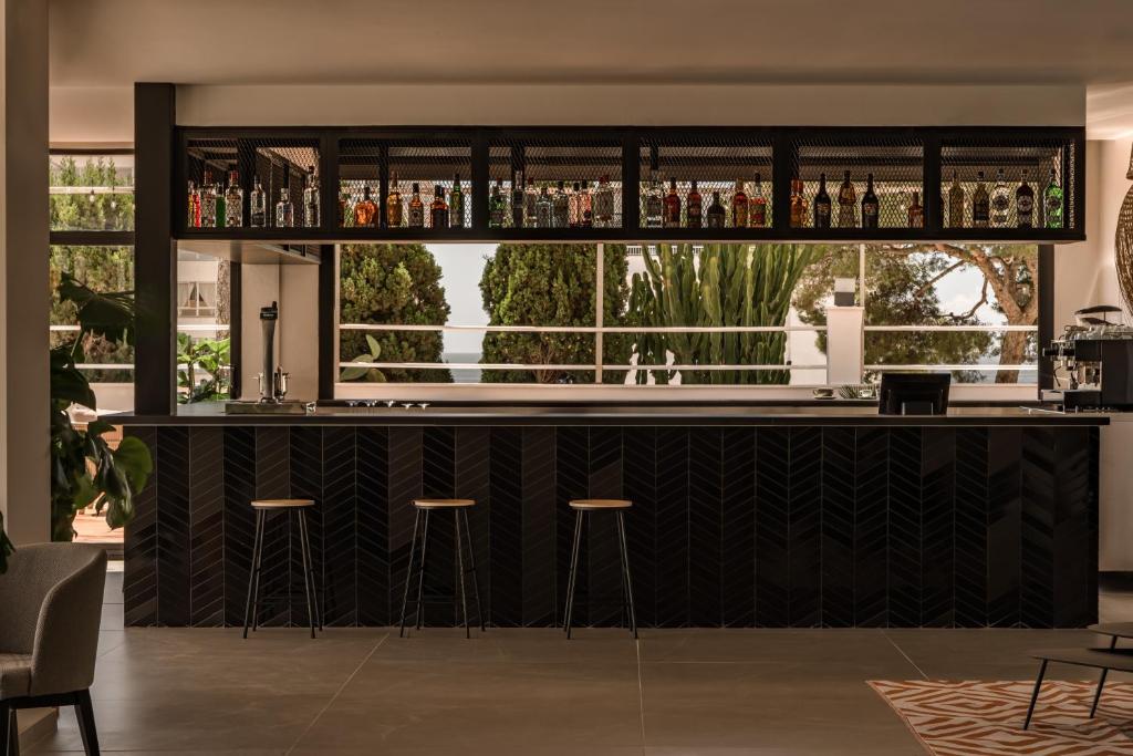 Caramelo Calviá Beach image 3