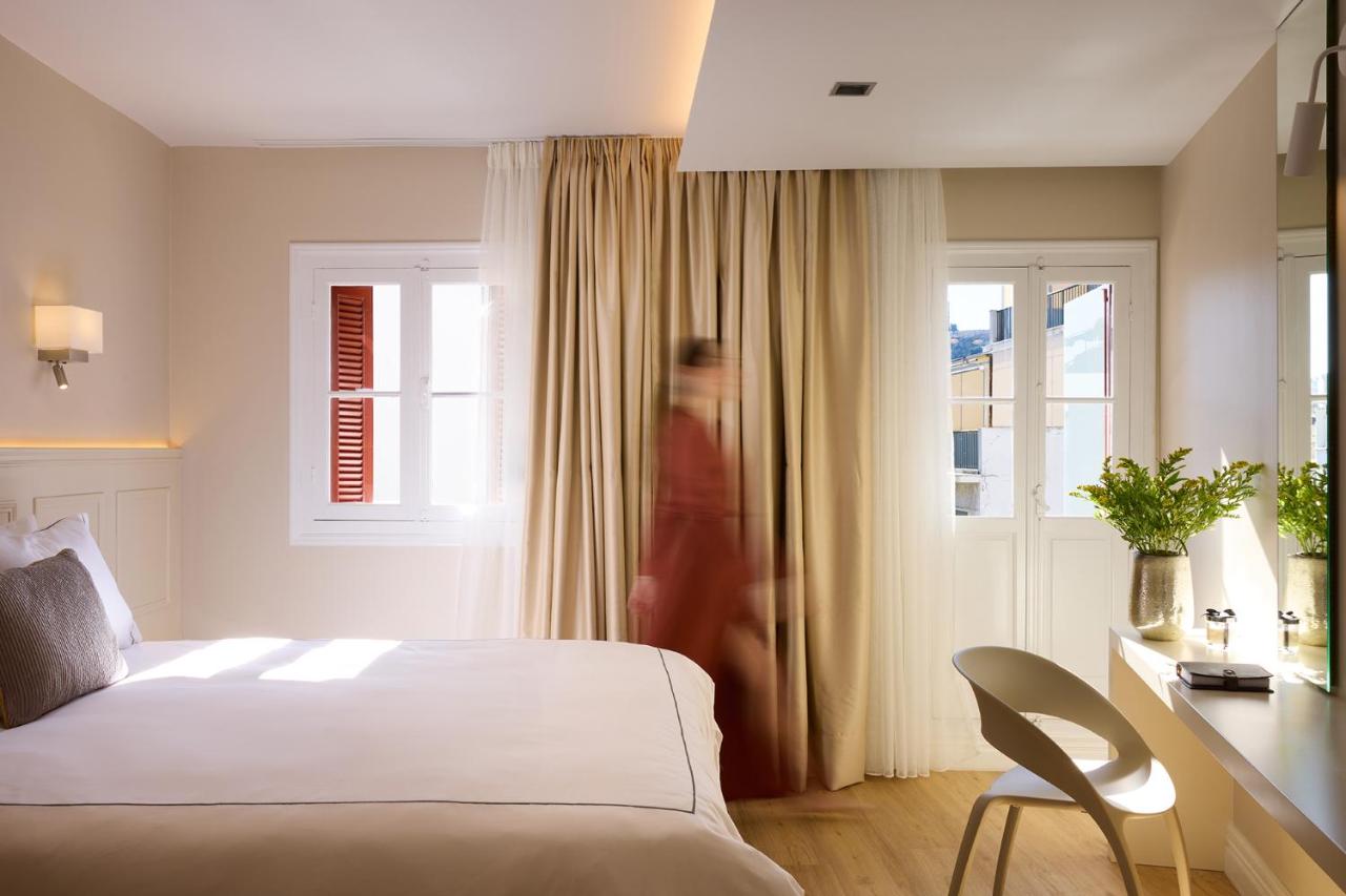 Kamer met balkon — Vrachos Athens Suites