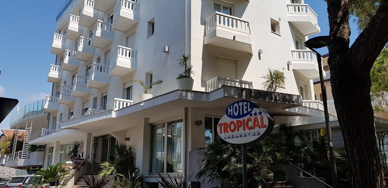 Hotel Tropical image 1