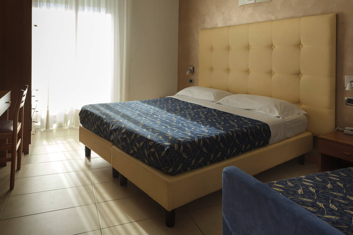 Hotel Tropical image 2
