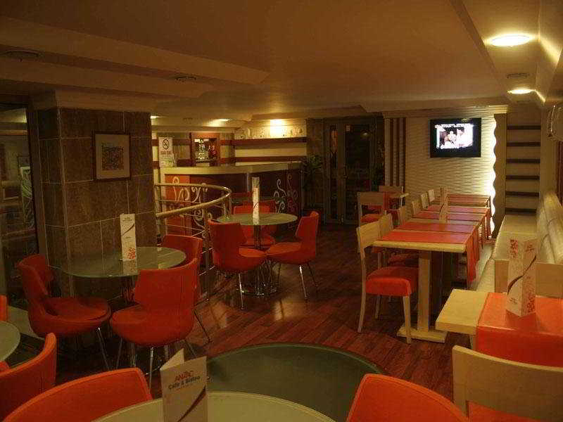 Anzac Hotel image 3