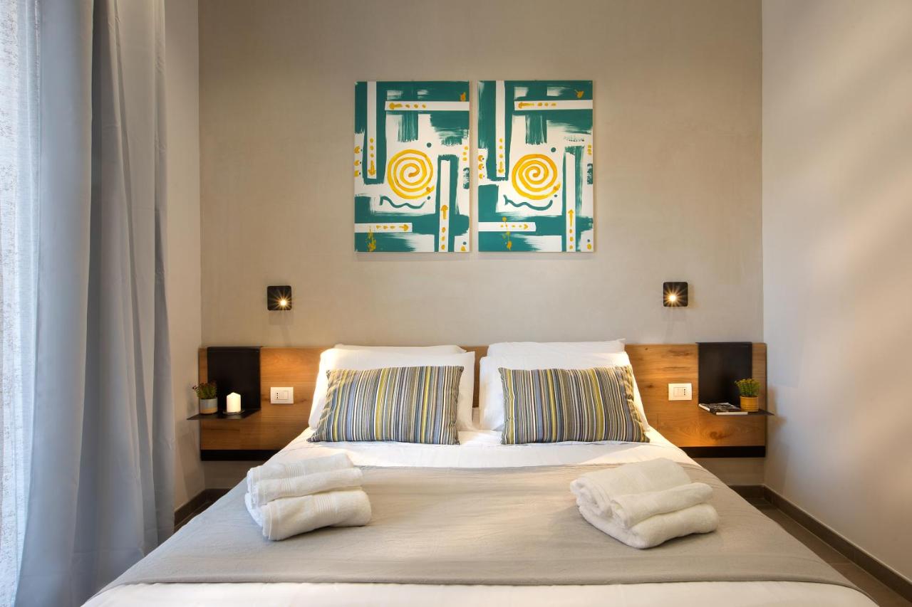 Mare Fuori Rooms.