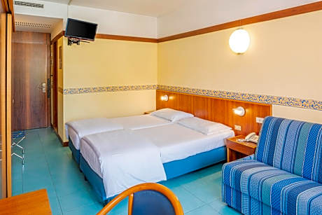 Hotel Royal image 3