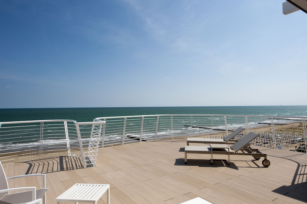 Hotel Le Soleil image 2