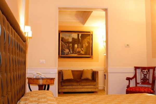 Suite met zithoek — Boutique Hotel Trevi