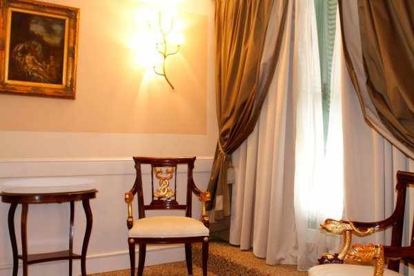 Suite met zithoek — Boutique Hotel Trevi