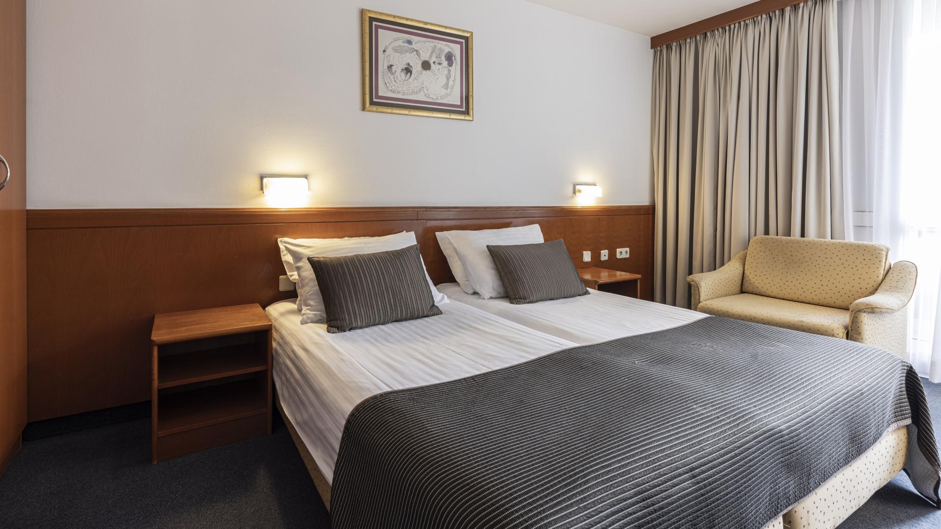 Hotel Jezero image 1