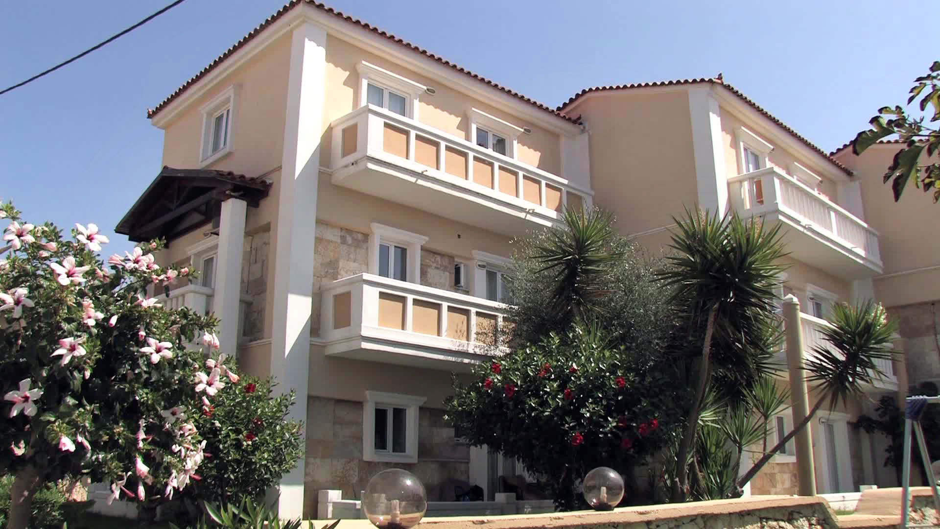 Jo An Beach Hotel image 1