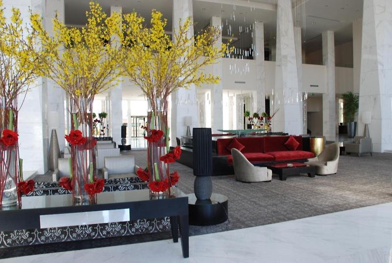 Dusit Thani LakeView Cairo image 3