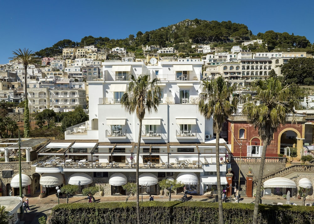 Hotel Syrene Capri image 3