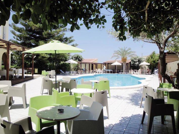 Karteros Hotel in Amnissos - foto 4